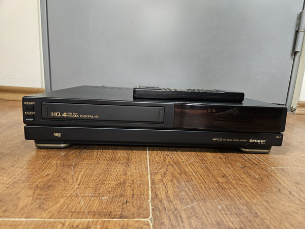 Sharp VC-D815SBK on VHS-videomakk