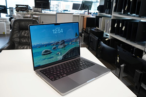 Ноутбук Apple MacBook Pro (1 фото из 4)