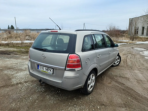 Opel Zafira B (2 foto / 5)