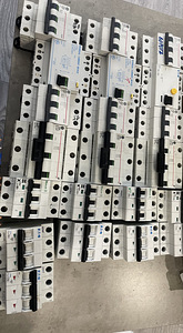 Kaitselülitid, rikkevoolukaitse, automaat. lülitid, ouzo (2 foto / 2)