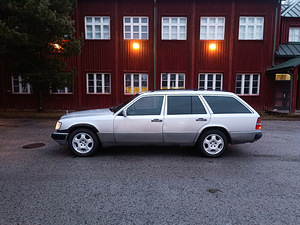 Mercedes benz e250 (1 foto / 3)