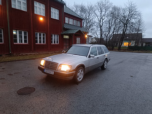 Mercedes benz e250 (3 foto / 3)