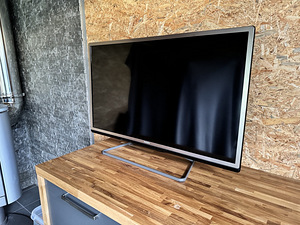 Телевизор Philips Full HD 40"
