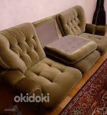 Винтажный зеленый диван (фото #2)