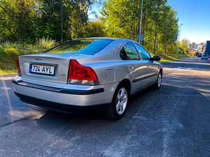 Volvo S60 D5 120kw (3 foto / 10)