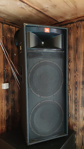 PA-колонки JBL TR-225 (2 фото из 3)