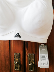 Adidas белый спортивный бюстгальтер, топ для тренировок (4 фото из 4)