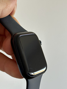 Apple Watch Series 8 45mm Cellular (2 foto / 5)