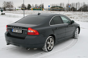 2010 Volvo s80 2.4d 151kw summum (5 foto / 13)