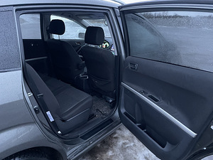Toyota Corolla Verso (5 foto / 15)