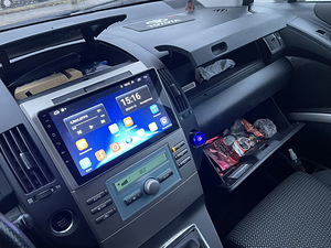 Toyota Corolla Verso (9 foto / 15)