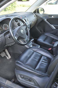 Volkswagen Tiguan (6 foto / 7)