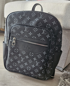 Новый рюкзак LV