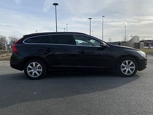 Volvo V60 2.0 SUMMUM D3 120kW (3 foto / 14)