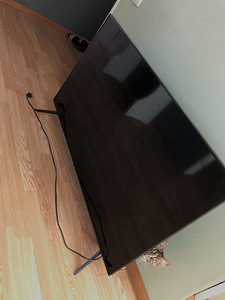 50" 4K Crystal UHD Smart TV (1 foto / 2)
