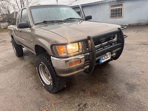 Toyota Hilux üv 12.25 (1 foto / 10)