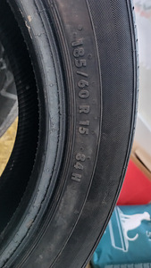Suverehvid 185/60 R15 84H - 4 tk (muster 4mm) (3 foto / 4)