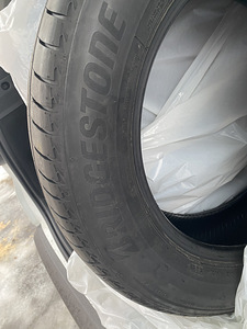 Продам новые летние шины BRIDGESTONE 215/60/R17 (2 фото из 3)