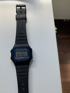 Часы Casio (2 фото из 2)