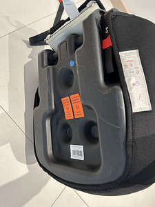 Istmealus isofix uus. Car booster (3 foto / 3)