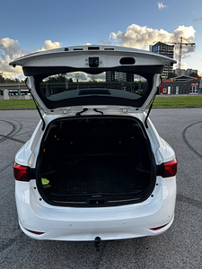Toyota Avensis (4 foto / 13)