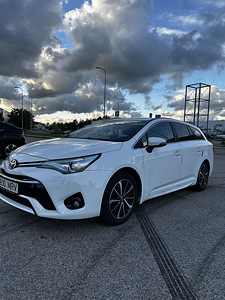 Toyota Avensis (5 foto / 13)
