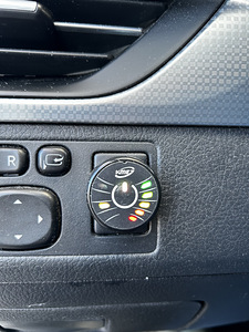 Toyota Avensis (11 foto / 13)