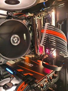 Arvuti AMD Ryzen 5 | RTX2070 | 16GB DDR4 | X470 WiFi | SSD (7 foto / 10)