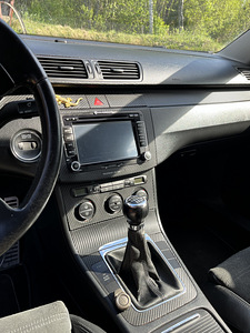 Volkswagen Passat B6 (6 foto / 9)