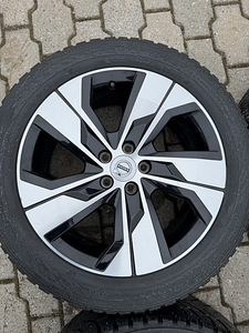 Volvo R18 5-spoke + Nokian Hakkapeliitta 9 (5 foto / 7)