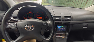 Toyota Avensis (9 foto / 15)