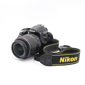 Nikon D3100 APS-C peegelkaamera + 18-55 objektiiv (1 foto / 7)