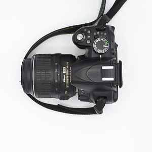 Nikon D3100 APS-C peegelkaamera + 18-55 objektiiv (5 foto / 7)