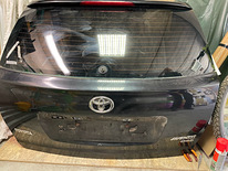 Дверь багажника Toyota Avensis (Универсал)