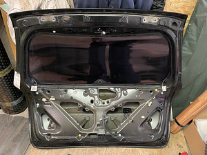 Auto pagasiruumi uks Toyota Avensis (Universal) (2 foto / 2)