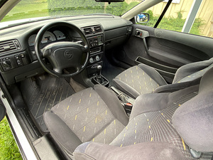 Opel Calibra 2.5 V6 125kW - Keke Rosberg edition (7 foto / 13)