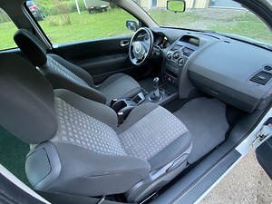 Renault Megane (7 фото из 9)