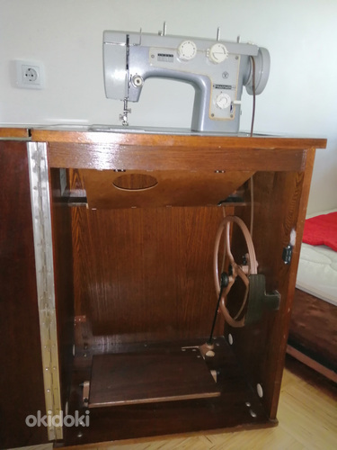 Швейная машина Подольск, механическая (фото #1)