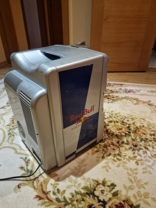 Mini külmik red bull (3 foto / 6)