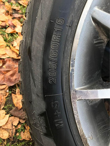 Диски BMW e60 с шинами 5x120 (2 фото из 5)