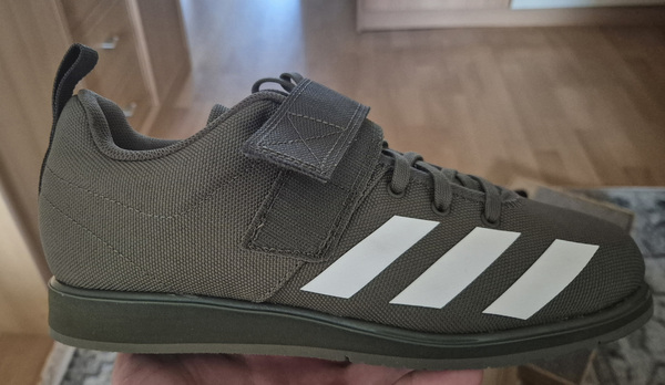 Adidas powerlift 4