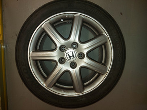 Honda 17" valuveljed Dunlop Sport Maxx 225/45 rehvidega (3 foto / 8)