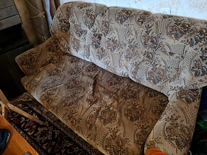 Мебель (2 фото из 3)