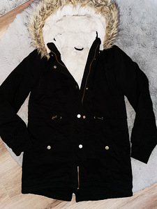 Korralik H&M parka 140. (1 foto / 1)