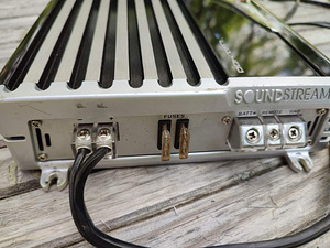 Võimendi ja Subwoofer (4 foto / 6)