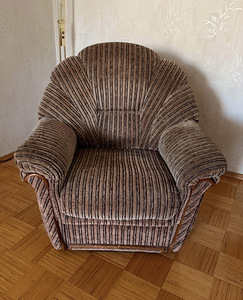 Мягкое кресло (1 фото из 10)