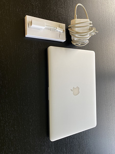 Macbook Pro 2013; i7 2,3Ghz ;16GB ram; 256GB flash (1 foto / 5)