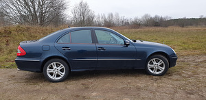 Mercedes-Benz E320 CDI (3 foto / 14)