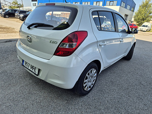 Autorent / Autorent / (4 foto / 10)