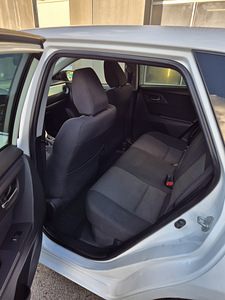 TOYOTA AURIS 73 kW / 18 kW/ Bensiin/hübriid/automaat/2015a (7 foto / 9)